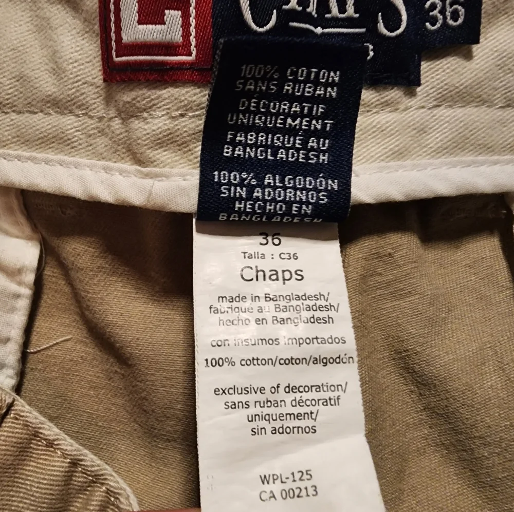 CHAPS Shorts Men's Size 36 Tan Khaki Shorts Zipper Pockets